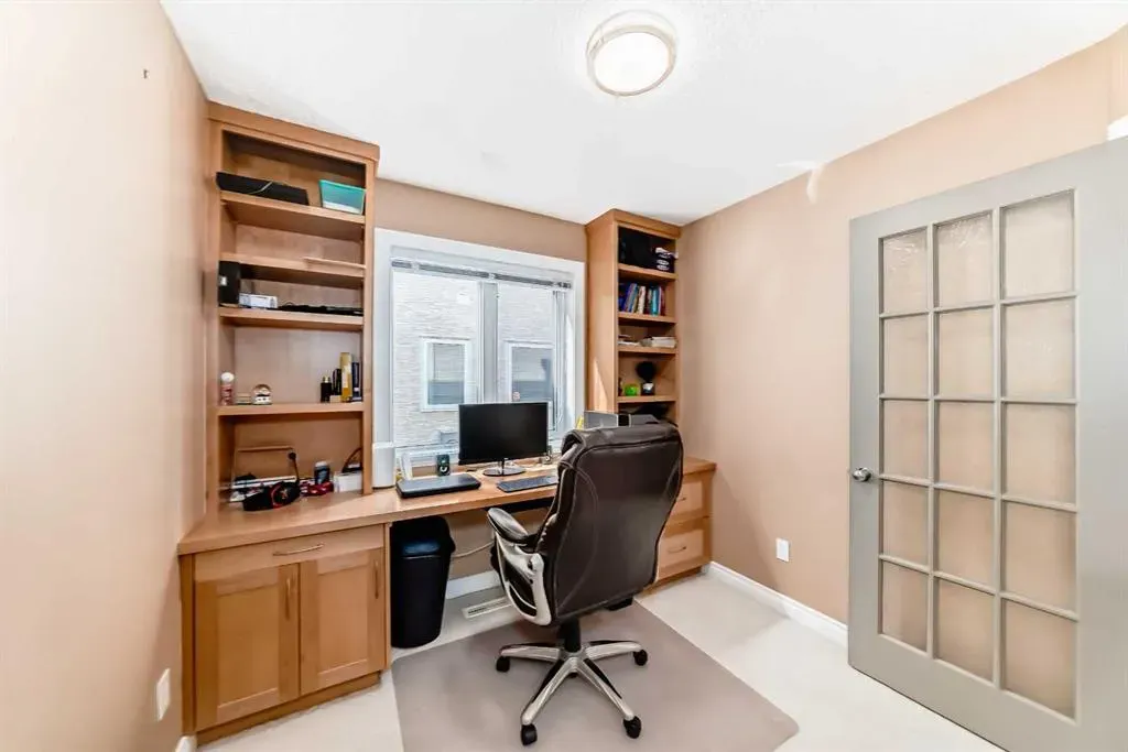 146 Scenic View Close NW