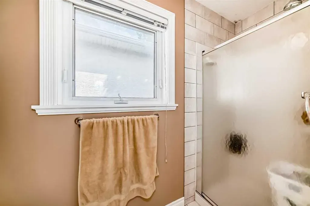 146 Scenic View Close NW