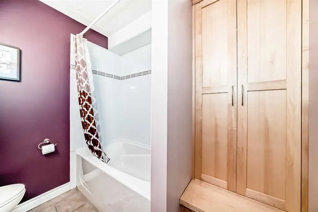 146 Scenic View Close NW