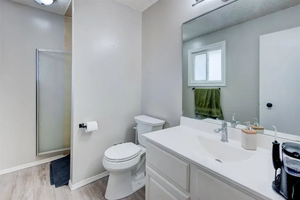 19 Woodglen Grove SW