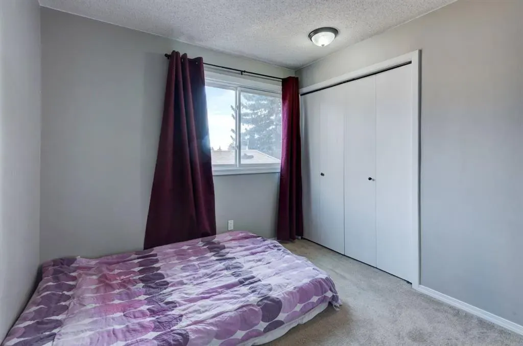 19 Woodglen Grove SW