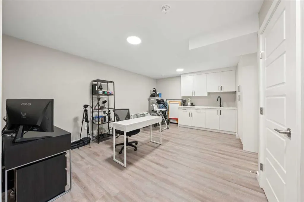 281 Waterford Boulevard