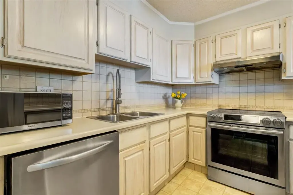 1334 13 Avenue SW, #701