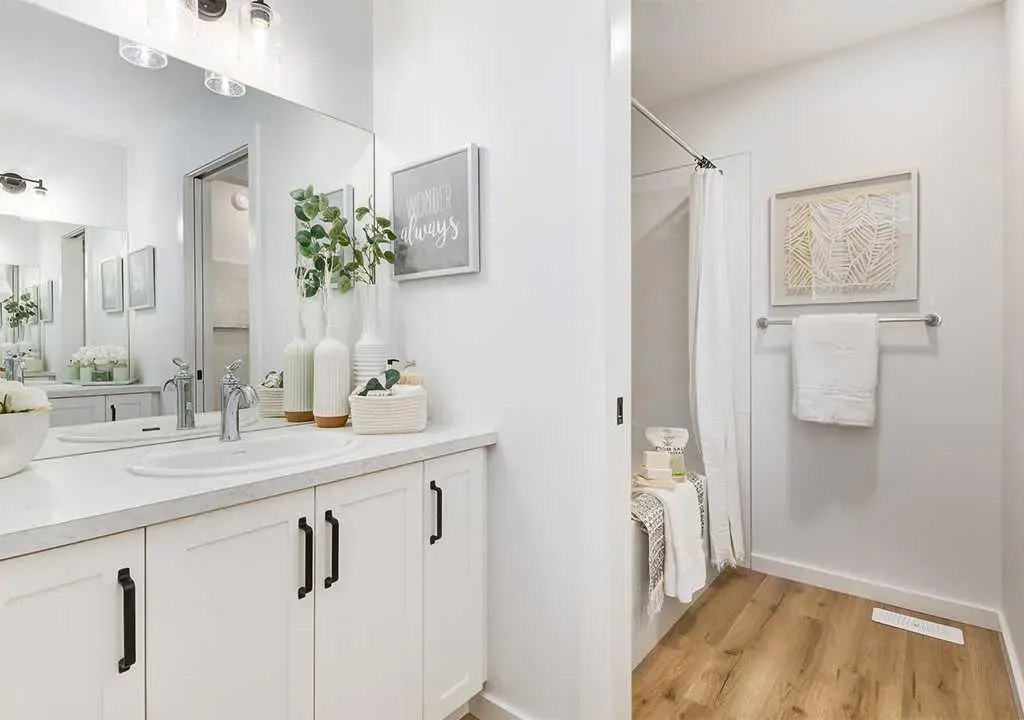 72 Lewisburg Close NE