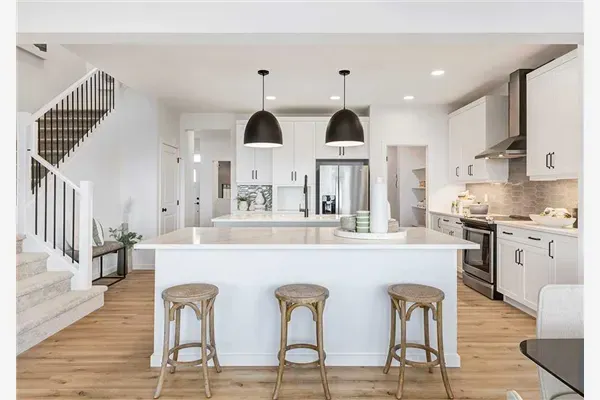 72 Lewisburg Close NE