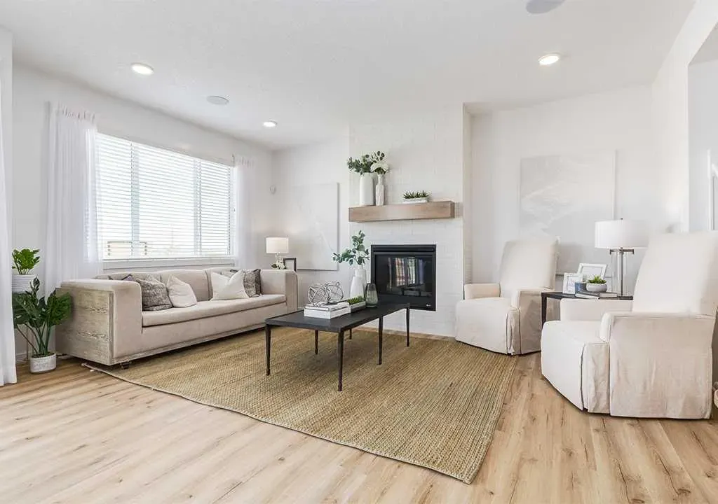 72 Lewisburg Close NE