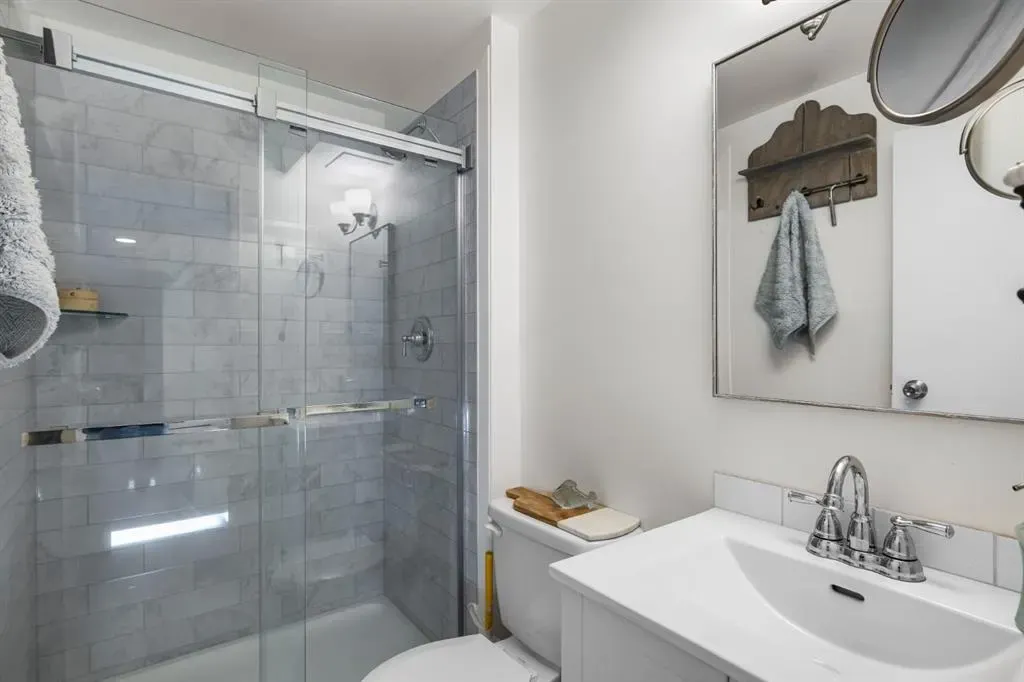 217 Acacia Crescent SE