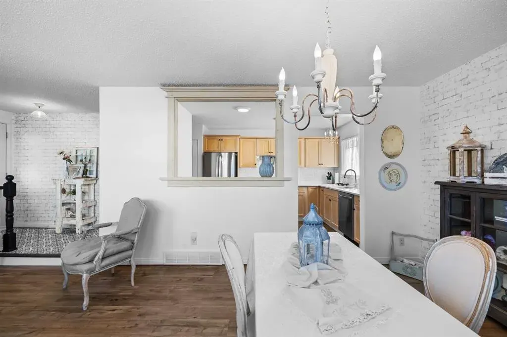 217 Acacia Crescent SE