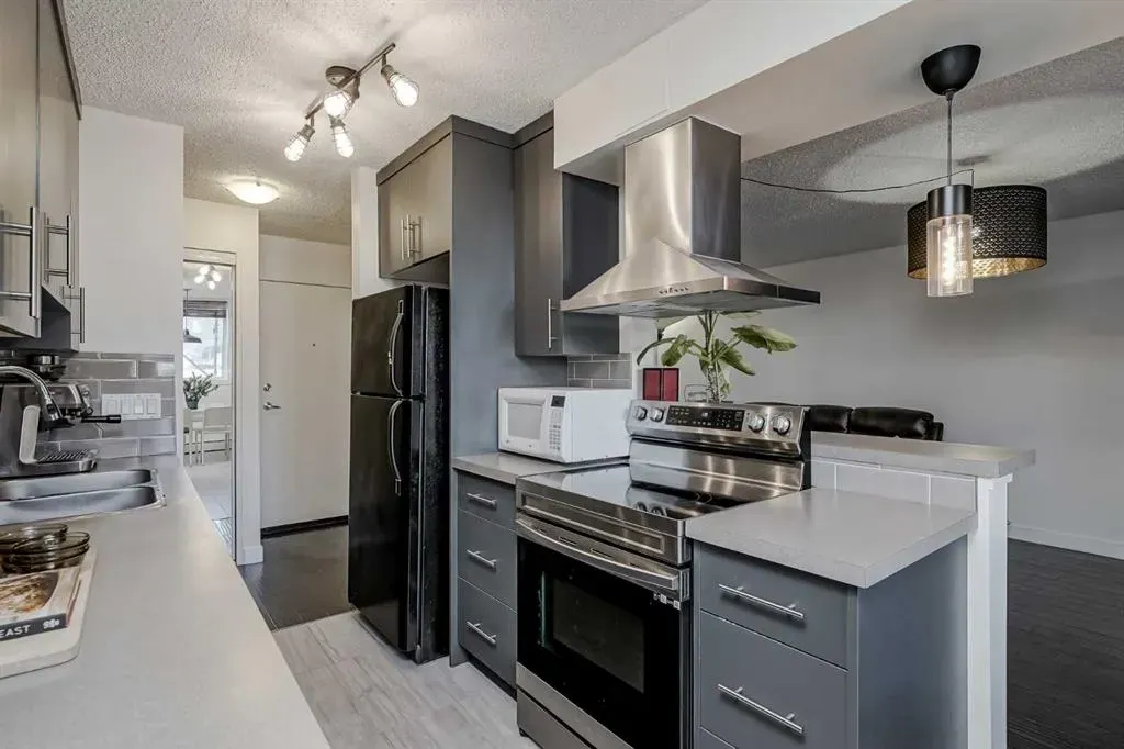 4455C Greenview Drive NE, #105