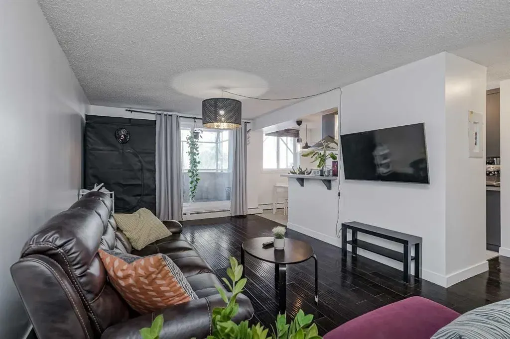 4455C Greenview Drive NE, #105