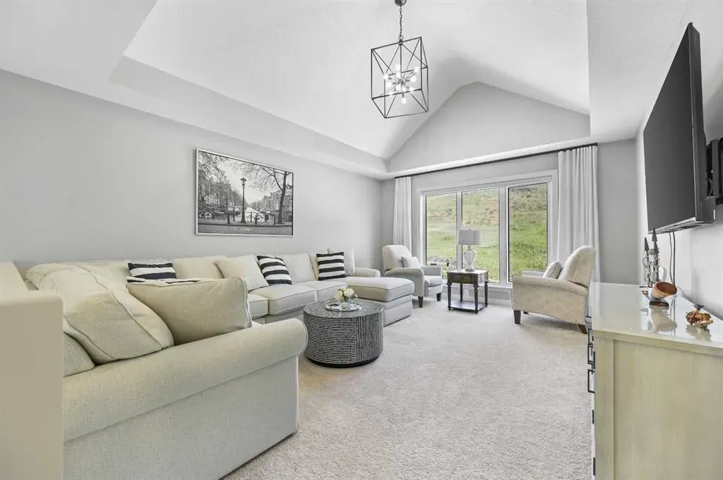 224 Cranbrook Drive SE