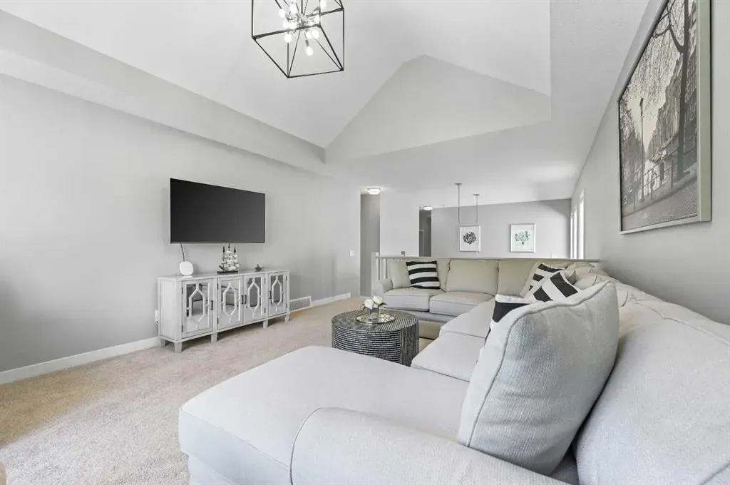 224 Cranbrook Drive SE