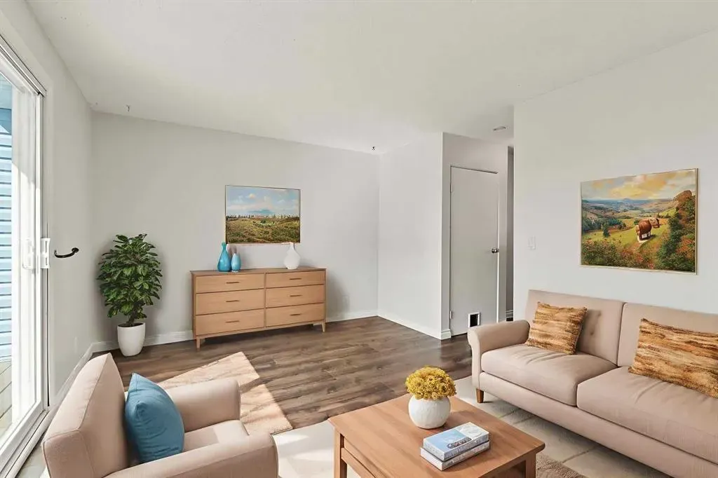 195 Manora Place NE, #4