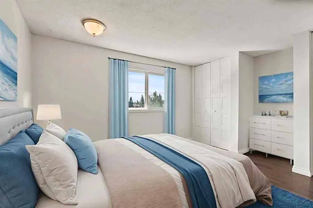 195 Manora Place NE, #4