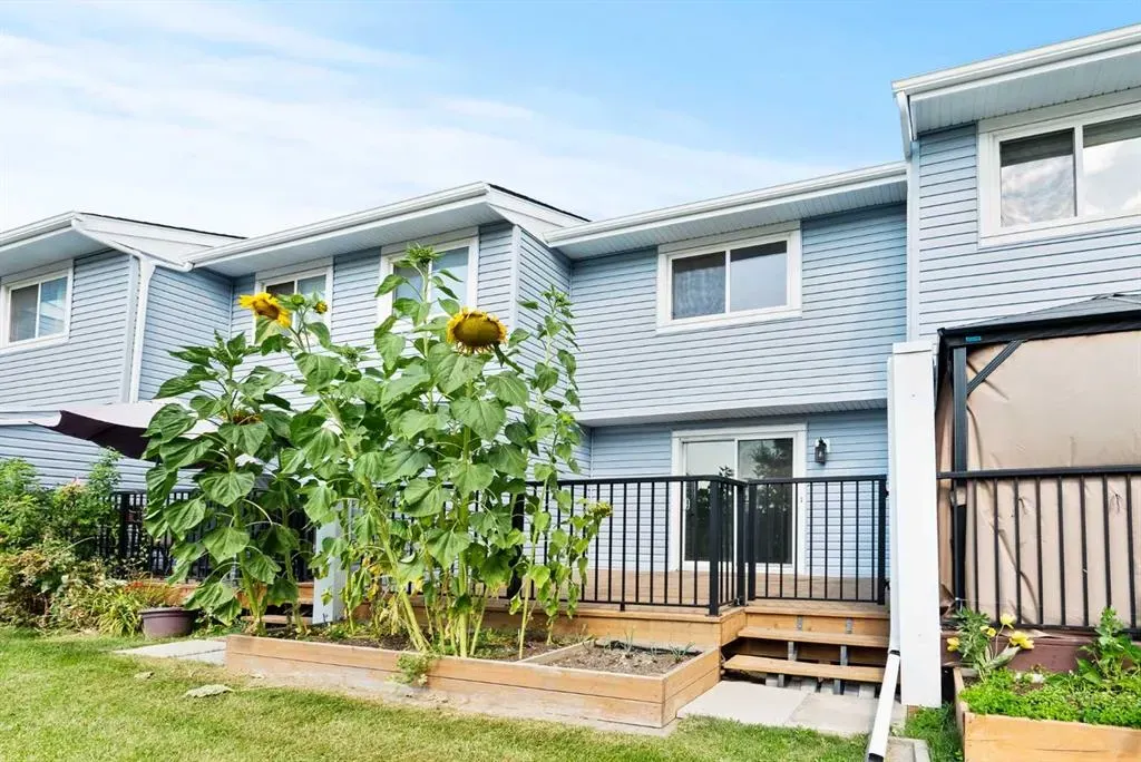 195 Manora Place NE, #4