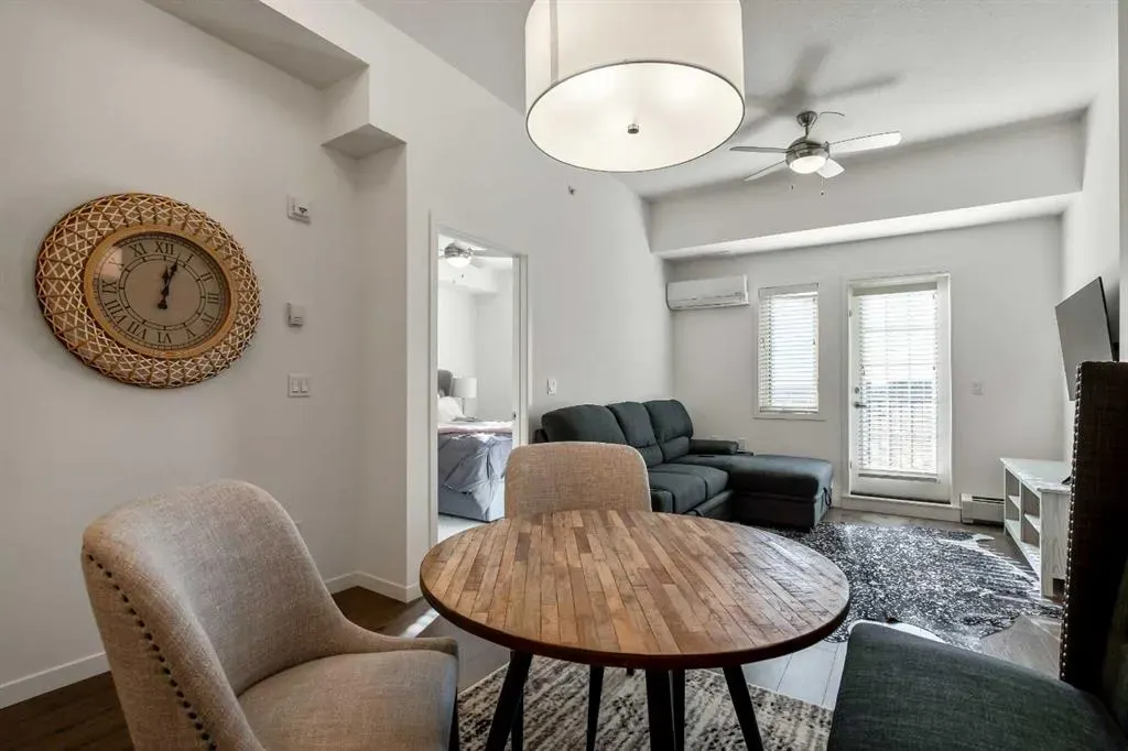 30 Mahogany Mews SE, #402