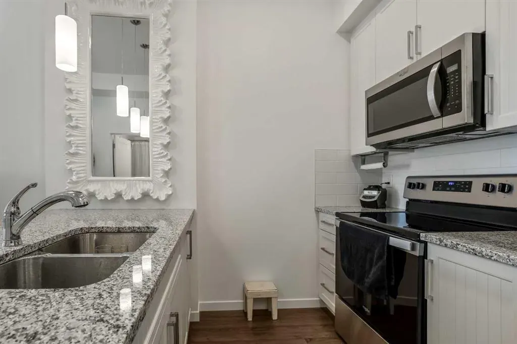 30 Mahogany Mews SE, #402