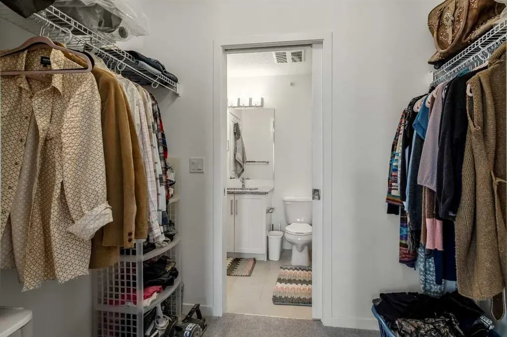 30 Mahogany Mews SE, #402