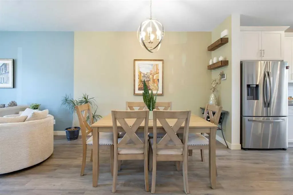 112 Fireside Crescent