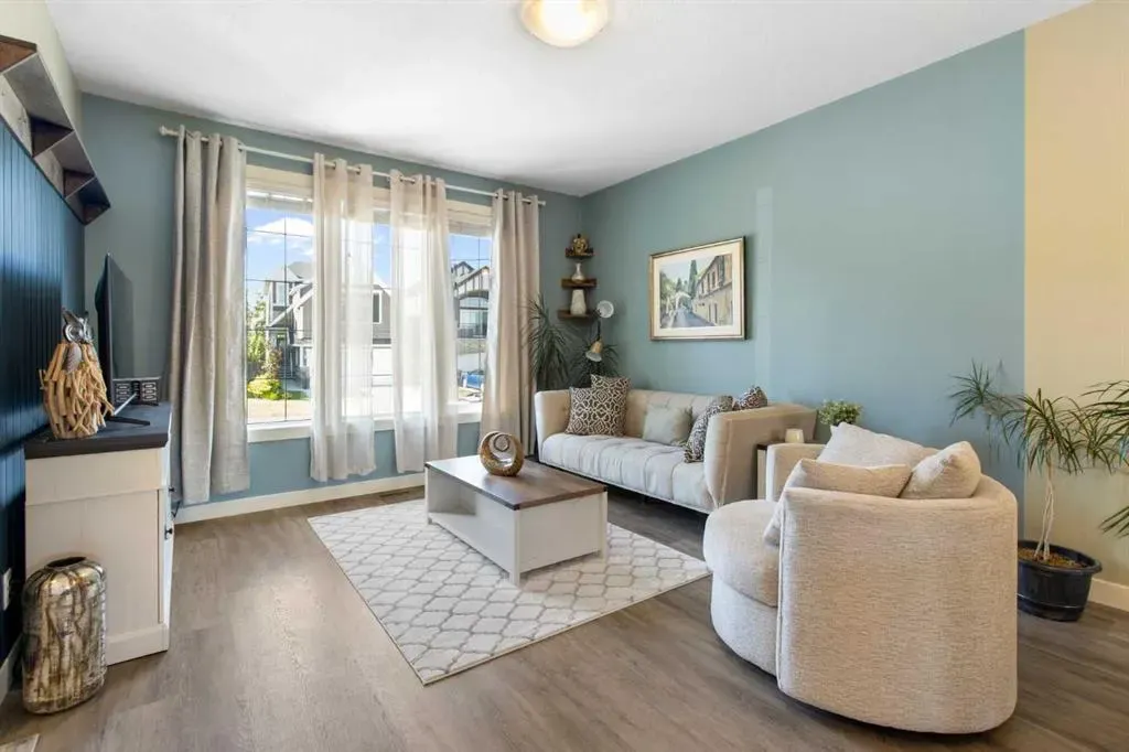 112 Fireside Crescent