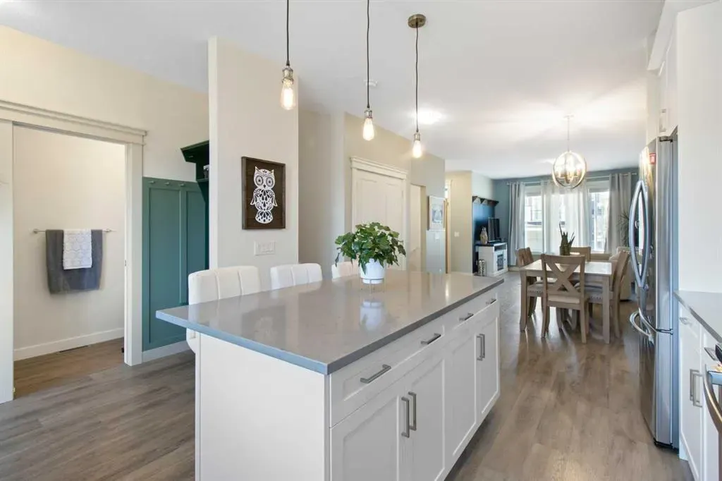 112 Fireside Crescent