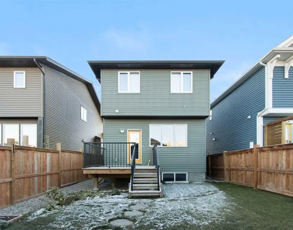 112 Fireside Crescent