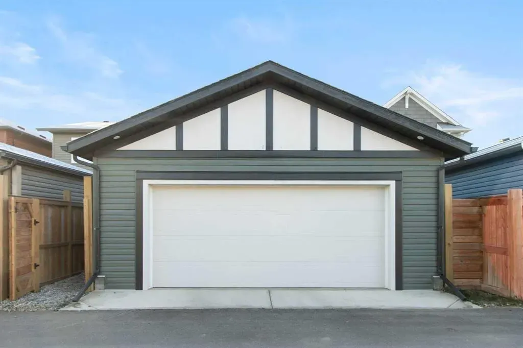 112 Fireside Crescent