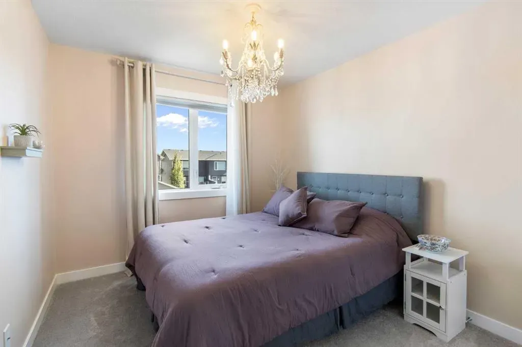 112 Fireside Crescent