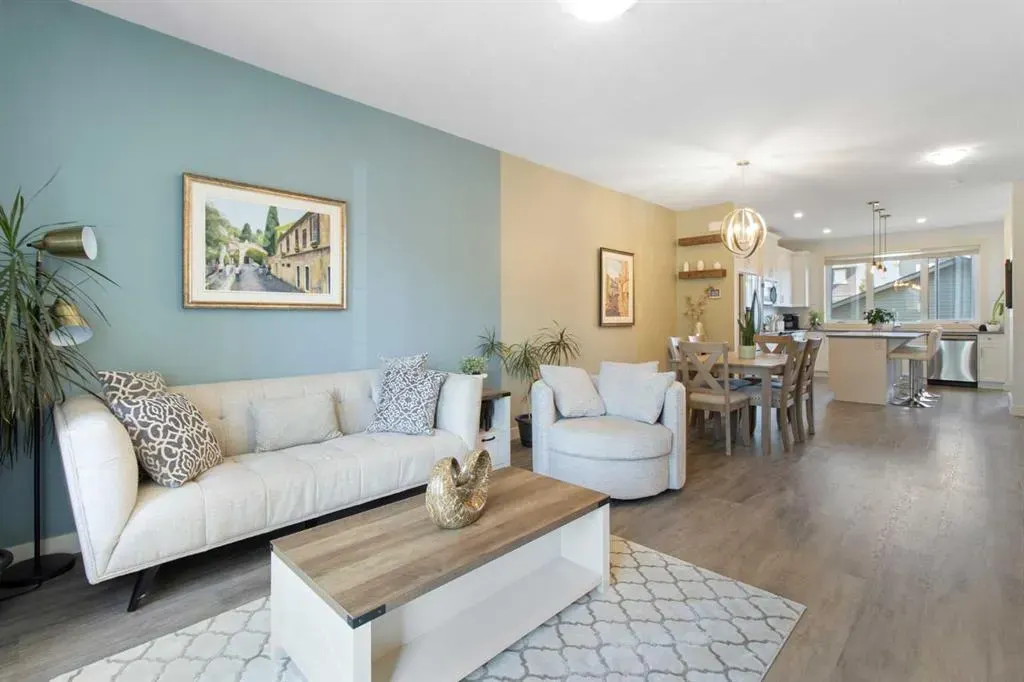 112 Fireside Crescent