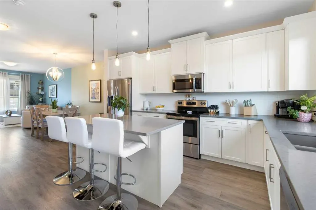 112 Fireside Crescent