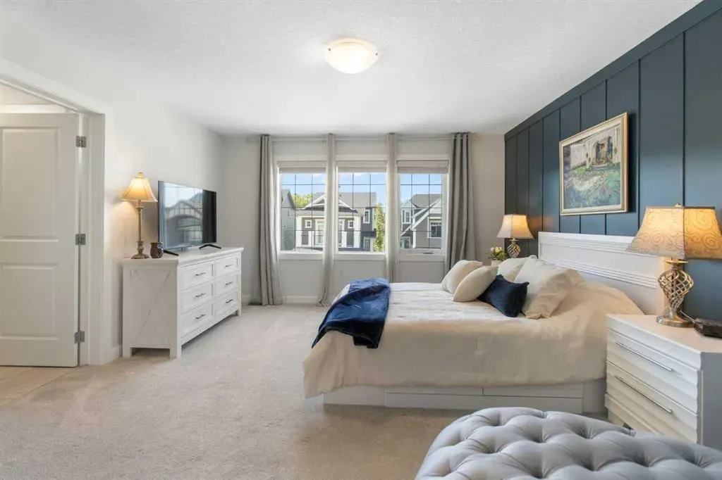 112 Fireside Crescent