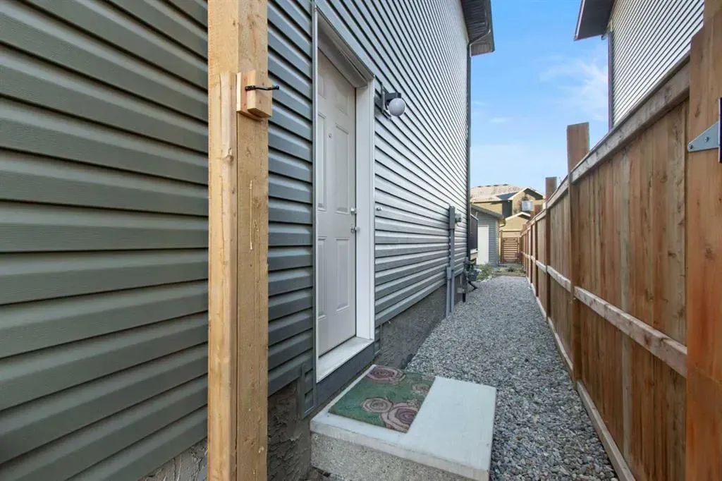 112 Fireside Crescent