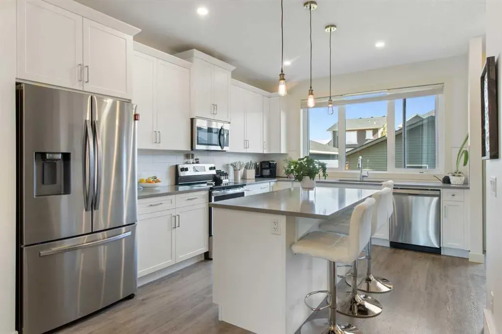 112 Fireside Crescent