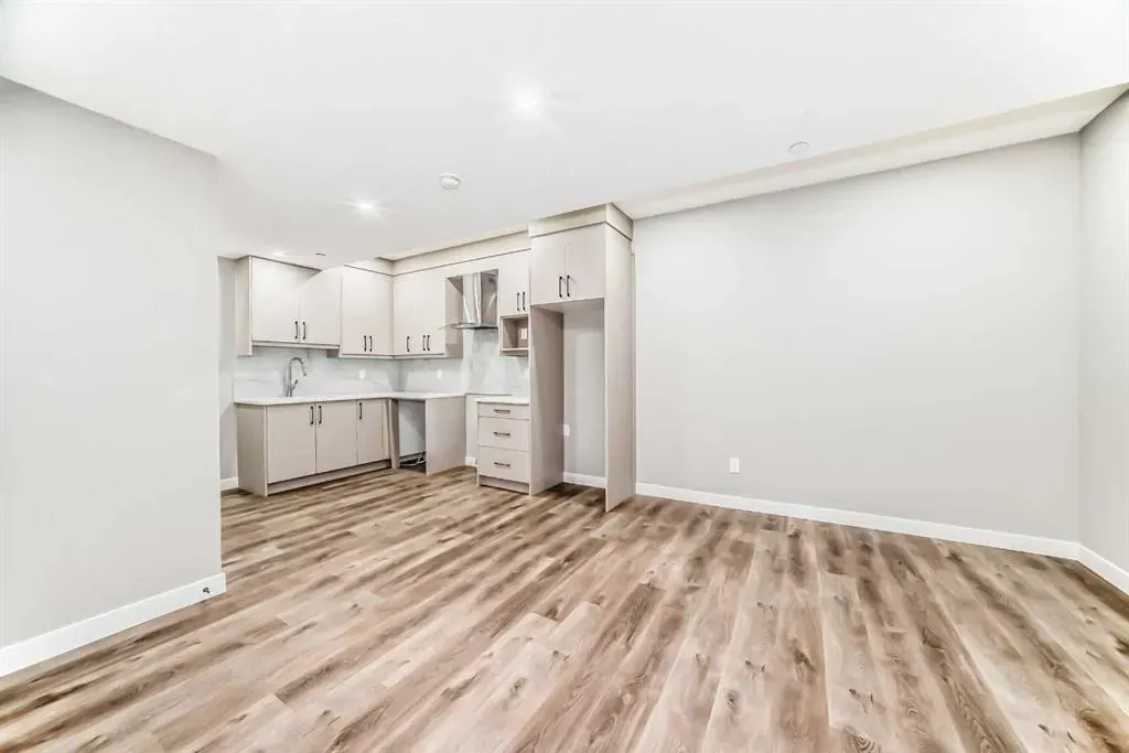 419 Hotchkiss Manor SE