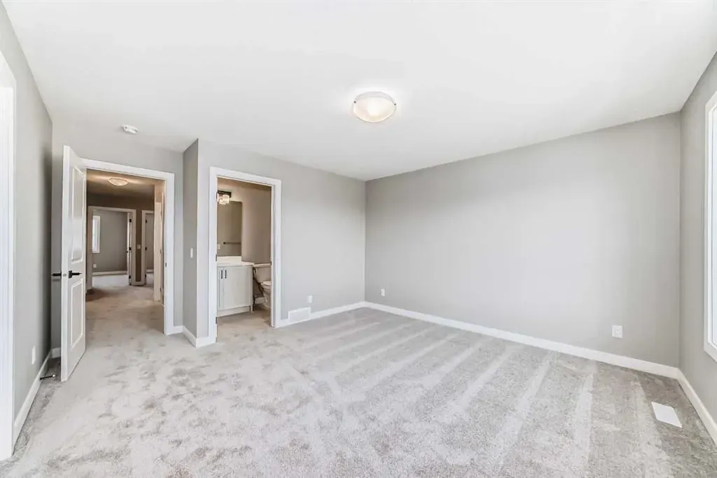 419 Hotchkiss Manor SE