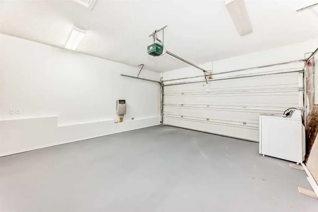 289 Canals Circle SW