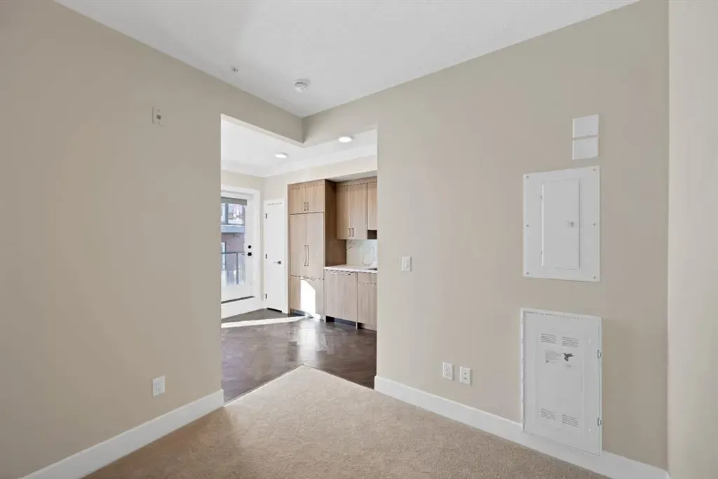 370 Dieppe Drive SW, #401