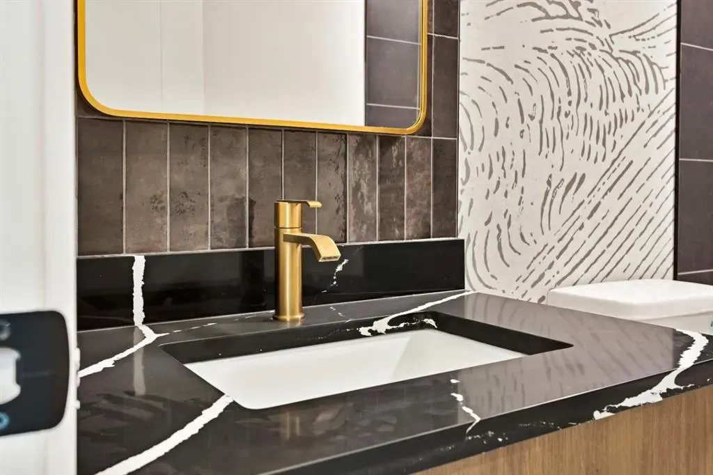 370 Dieppe Drive SW, #401