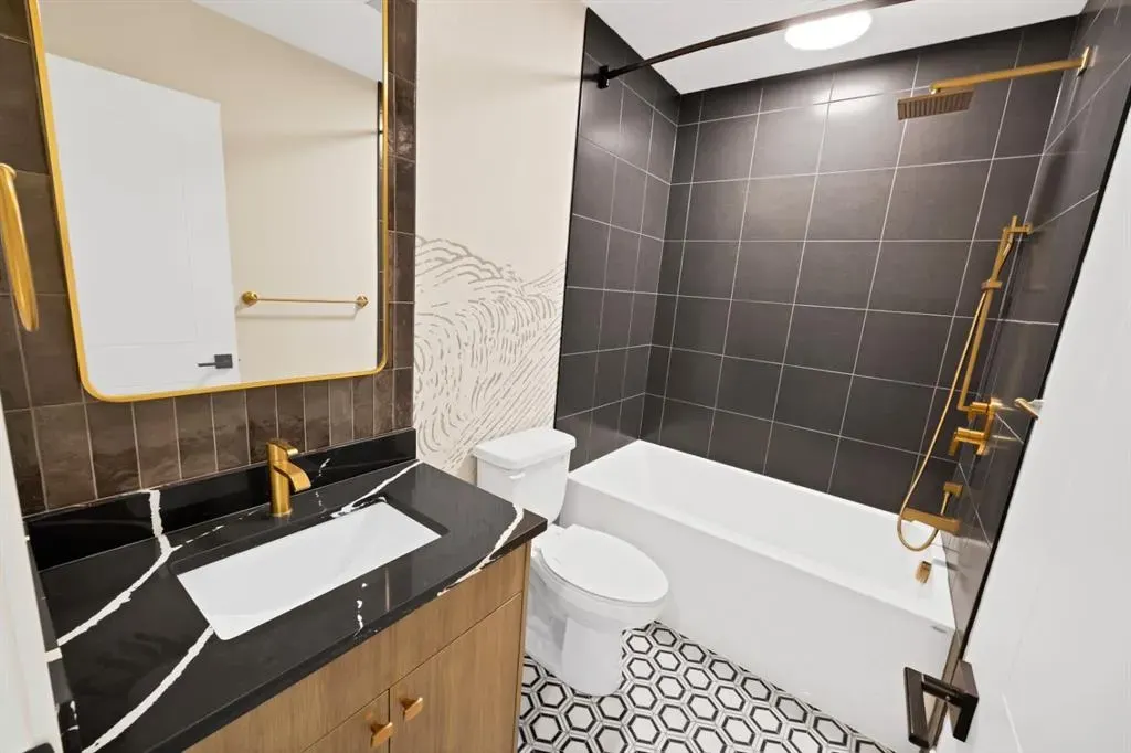 370 Dieppe Drive SW, #401