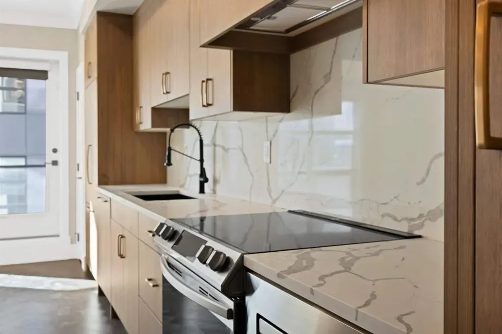 370 Dieppe Drive SW, #401