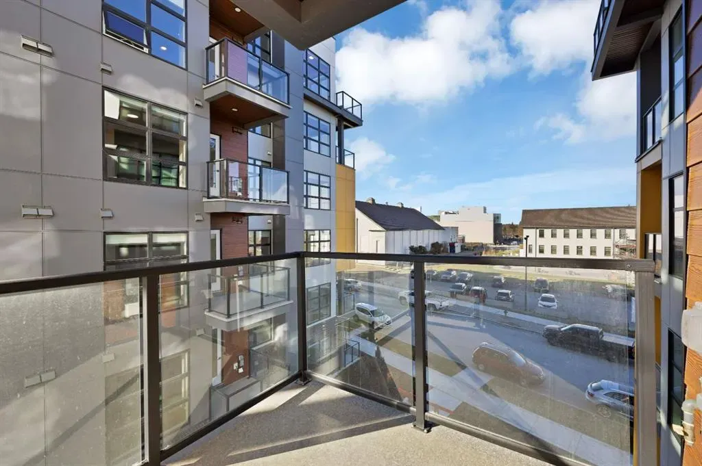 370 Dieppe Drive SW, #401