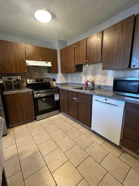 20 Falbury Crescent NE, #161