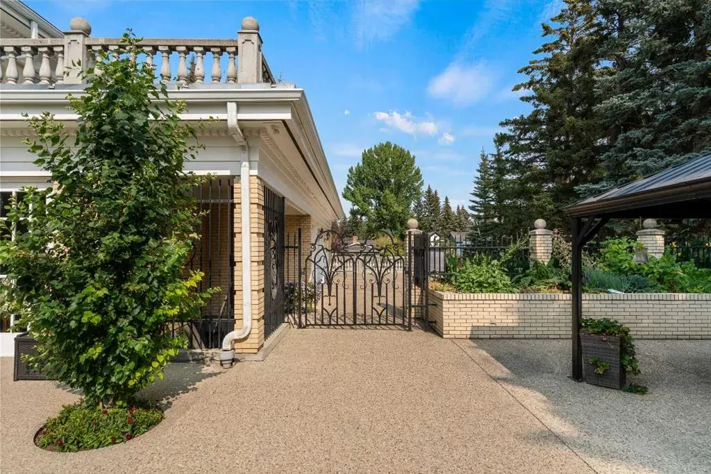 126 Eagle Ridge Drive SW