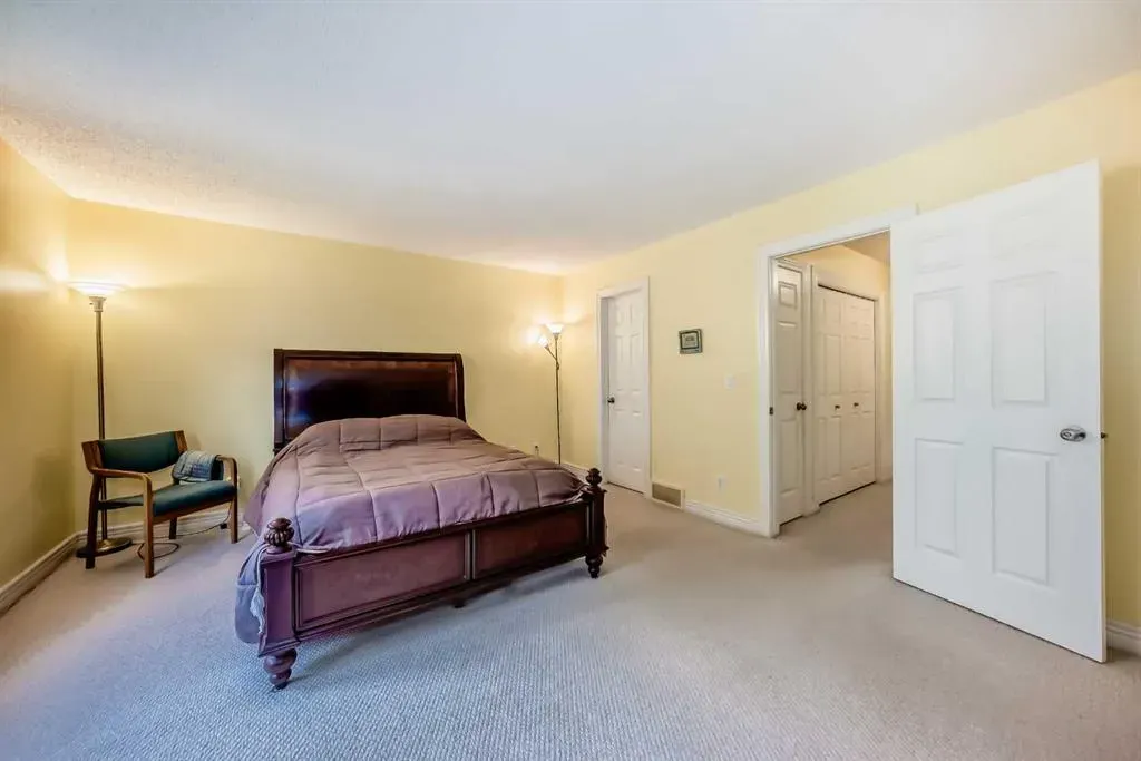 187 Bridlewood View SW