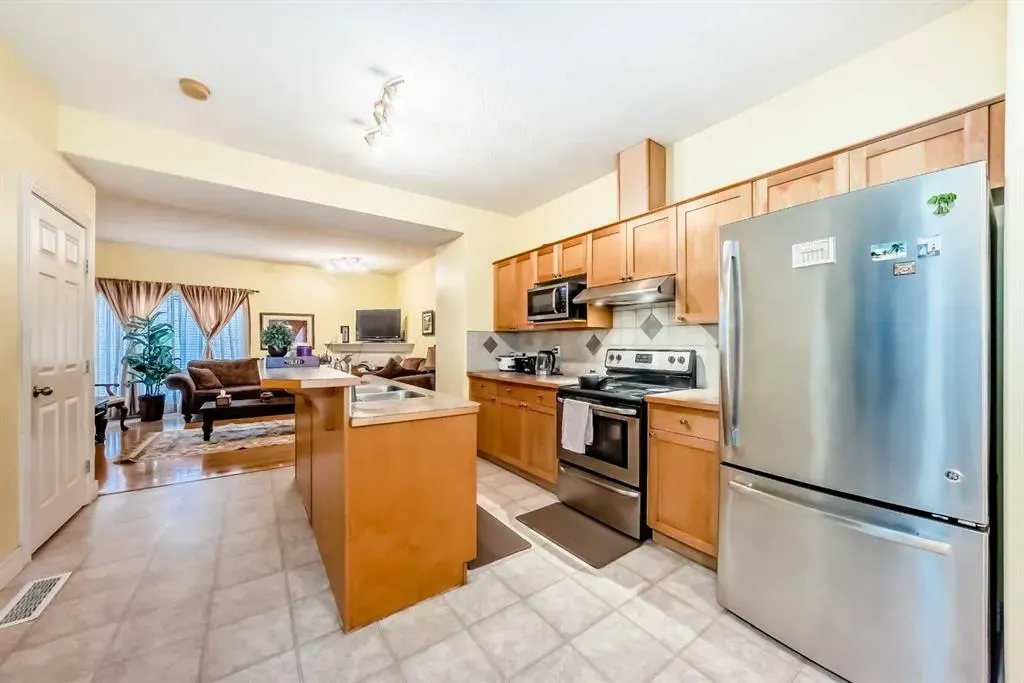 187 Bridlewood View SW