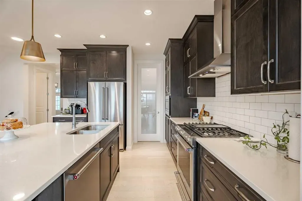 2148 Ravensdun Crescent SE