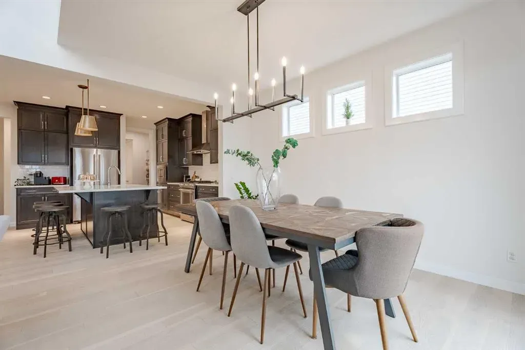 2148 Ravensdun Crescent SE