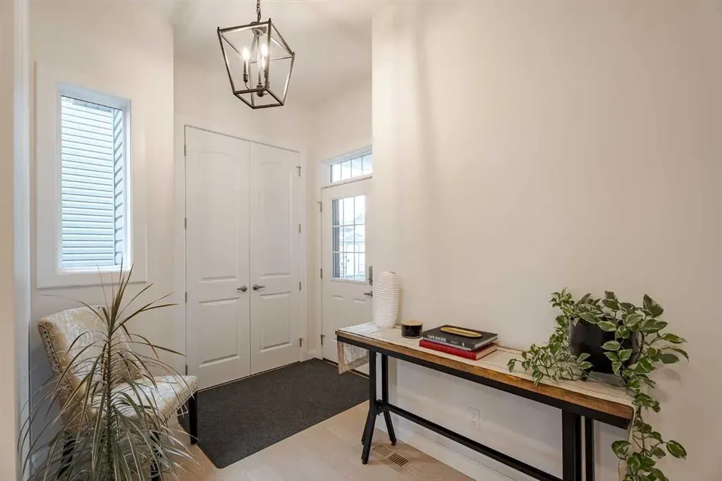 2148 Ravensdun Crescent SE