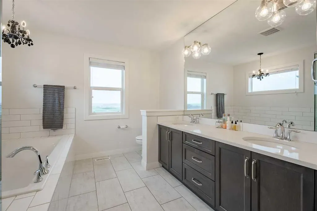 2148 Ravensdun Crescent SE