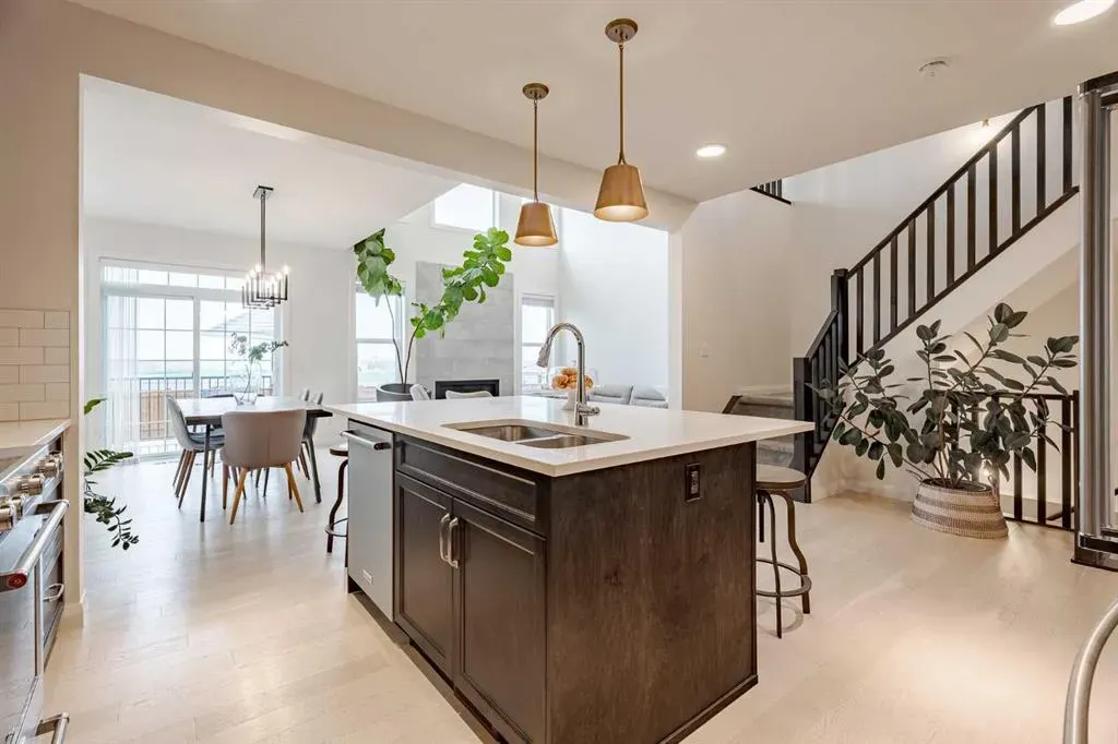 2148 Ravensdun Crescent SE